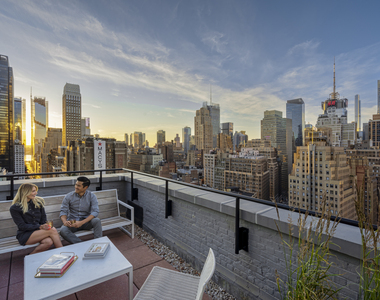 West 34th Street - Photo Thumbnail 4