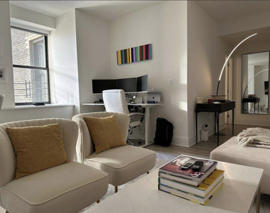West 34th Street - Photo Thumbnail 2