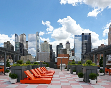 West 53rd Street - Photo Thumbnail 2