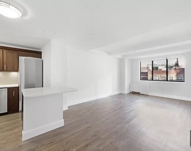 East 91st Street - Photo Thumbnail 1