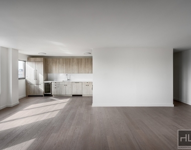 East 72nd Street - Photo Thumbnail 1