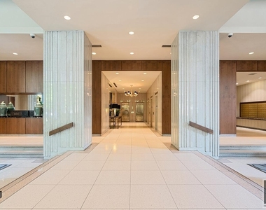 East 56th Street - Photo Thumbnail 7