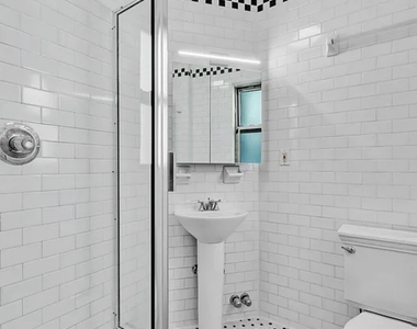 East 31 Street - Photo Thumbnail 12