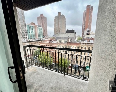 East 91st Street - Photo Thumbnail 2