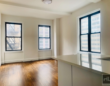 East 46 Street - Photo Thumbnail 1