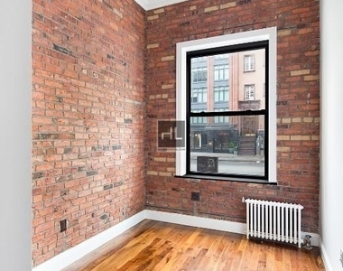 West 14 Street - Photo Thumbnail 9