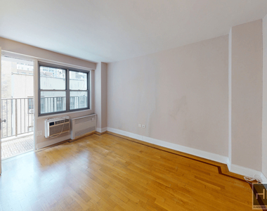 West 97th Street - Photo Thumbnail 3