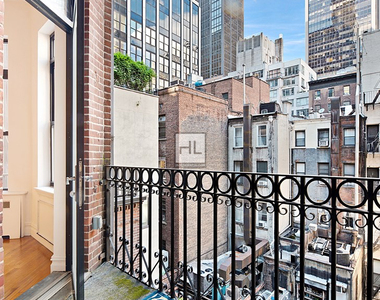 West 54 Street - Photo Thumbnail 6
