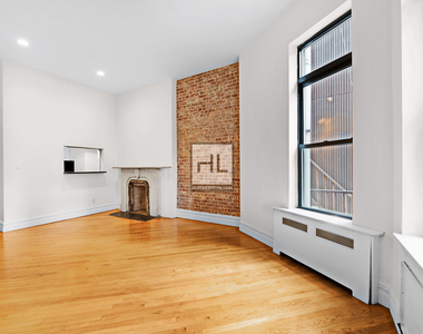 West 54 Street - Photo Thumbnail 1