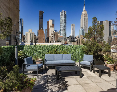 East 29th Street - Photo Thumbnail 4
