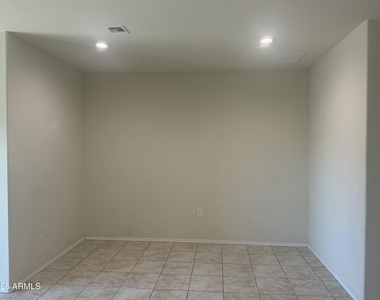 1913 W Pima Avenue - Photo Thumbnail 5