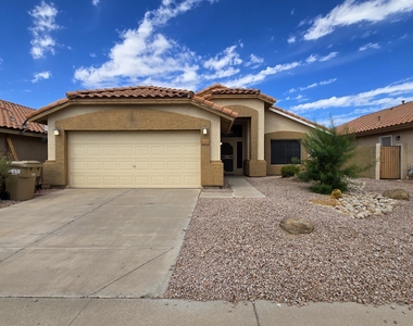 11224 W Alice Avenue - Photo Thumbnail 2