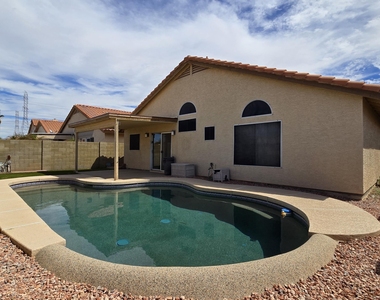 11224 W Alice Avenue - Photo Thumbnail 23