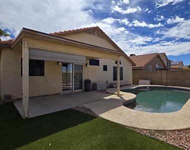 11224 W Alice Avenue - Photo Thumbnail 22