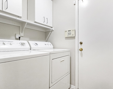 11224 W Alice Avenue - Photo Thumbnail 16