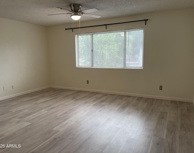 1023 N Granite Reef Road - Photo Thumbnail 5