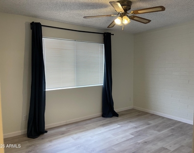 1023 N Granite Reef Road - Photo Thumbnail 9