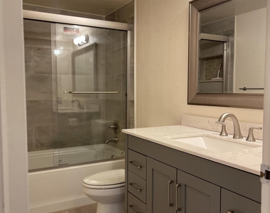 1023 N Granite Reef Road - Photo Thumbnail 6