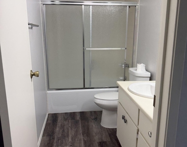 4630 N 68th Street - Photo Thumbnail 7