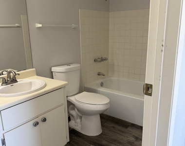 4630 N 68th Street - Photo Thumbnail 5