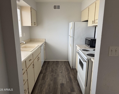 4630 N 68th Street - Photo Thumbnail 10