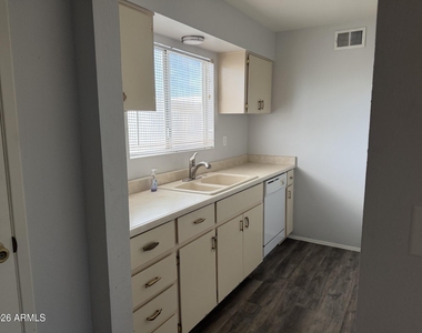 4630 N 68th Street - Photo Thumbnail 11