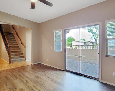 2515 N 148th Drive - Photo Thumbnail 3