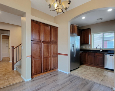2515 N 148th Drive - Photo Thumbnail 5