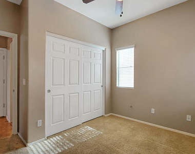 2515 N 148th Drive - Photo Thumbnail 10