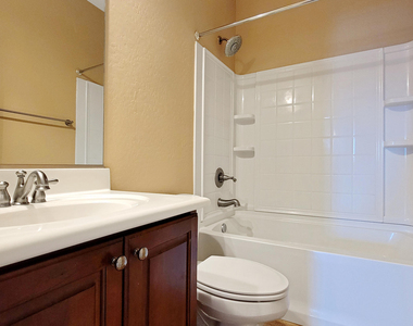 2515 N 148th Drive - Photo Thumbnail 11