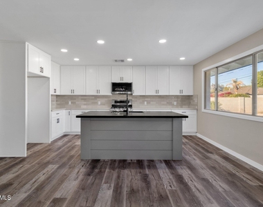 1134 E Loyola Drive - Photo Thumbnail 14