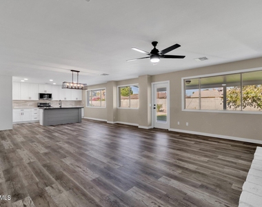 1134 E Loyola Drive - Photo Thumbnail 5