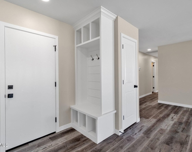 1134 E Loyola Drive - Photo Thumbnail 15