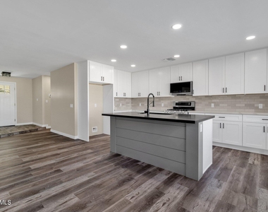 1134 E Loyola Drive - Photo Thumbnail 9