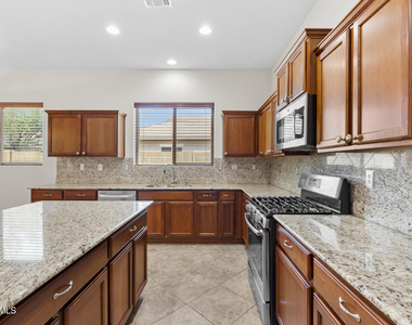 43308 N 49th Lane - Photo Thumbnail 32