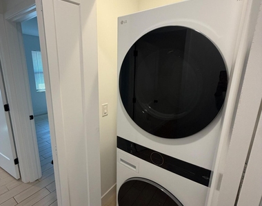 330 E Whitton Avenue - Photo Thumbnail 15