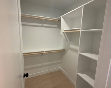 330 E Whitton Avenue - Photo Thumbnail 8