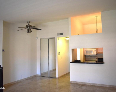14203 N 19th Avenue - Photo Thumbnail 10