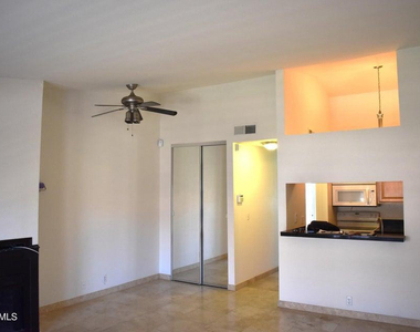 14203 N 19th Avenue - Photo Thumbnail 11