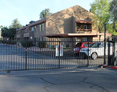 14203 N 19th Avenue - Photo Thumbnail 13