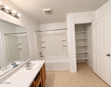 8014 W Brill Street - Photo Thumbnail 14