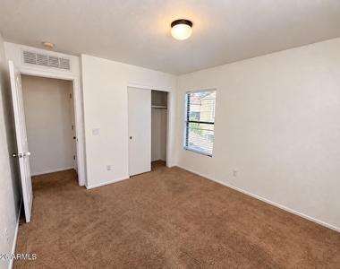 8014 W Brill Street - Photo Thumbnail 16