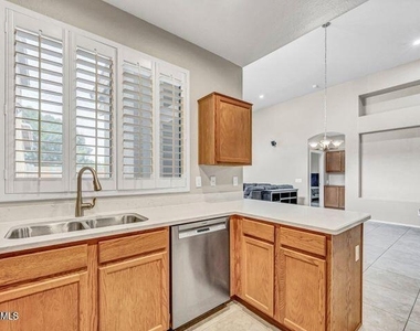 1167 N Cholla Street - Photo Thumbnail 9