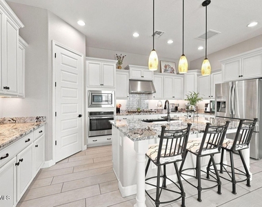 22406 N 101st Avenue - Photo Thumbnail 10