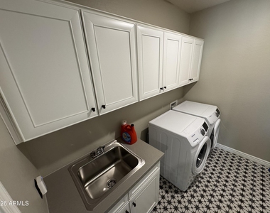 5100 E Rancho Paloma Drive - Photo Thumbnail 23