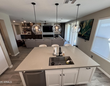 5100 E Rancho Paloma Drive - Photo Thumbnail 7