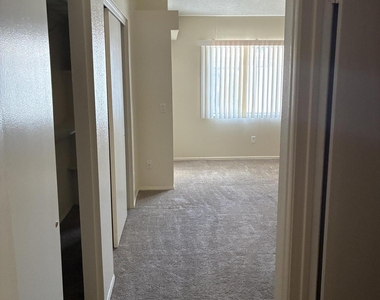 860 N Mcqueen Road - Photo Thumbnail 5