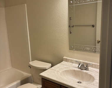 860 N Mcqueen Road - Photo Thumbnail 7