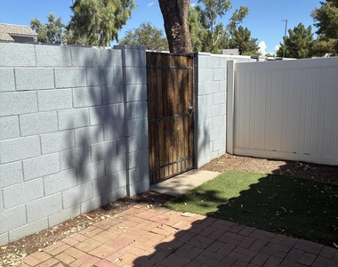 860 N Mcqueen Road - Photo Thumbnail 14