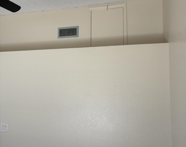 860 N Mcqueen Road - Photo Thumbnail 11